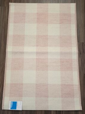 Room Essentials Pink and Cream Check Accent Rug